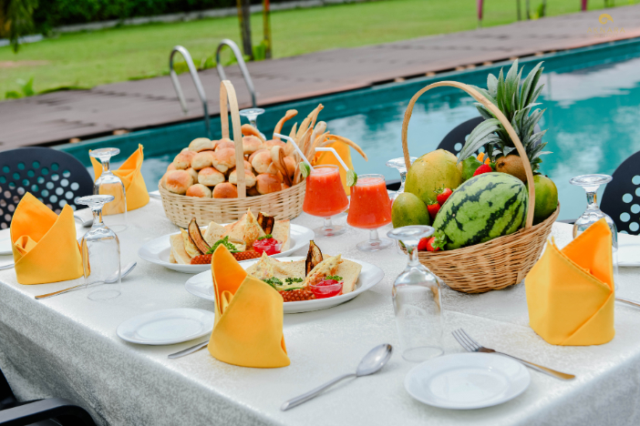 Poolside Dining